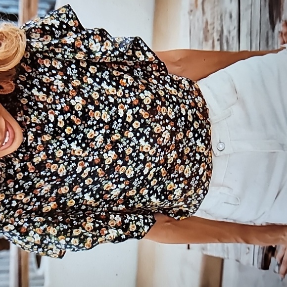 Floral Print Ruffle Trim. High Collar Blouse - Picture 3 of 9